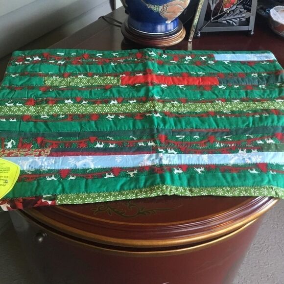 NWOT Handmade Quilted Runner - Picture 1 of 5